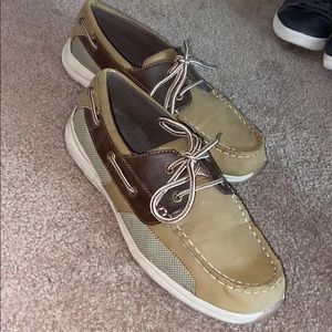 Gently used boat shoes